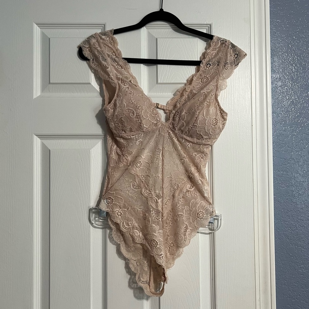 Fashion Nova Small tan pink laced bodysuit